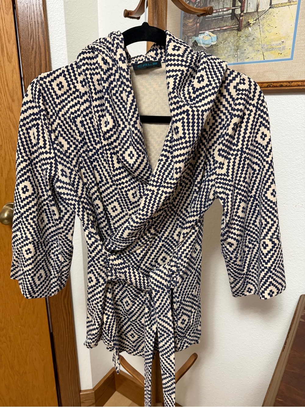 Women’s Geometric Pattern Shawl Collar Wrap Top - Navy & Cream